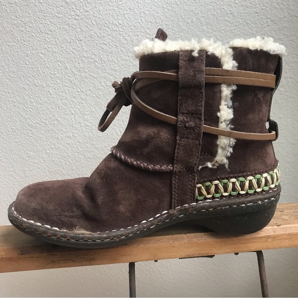 UGG Australian Cove, Brown Suede, size 5 - Picture 5 of 13